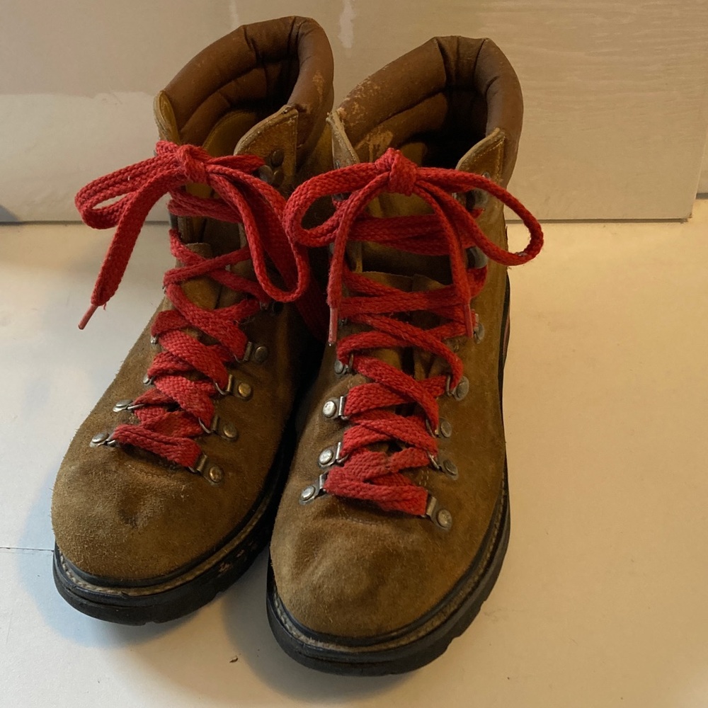 Vintage 80s Northwest Territory Brown suede men’s hiking high tops boots